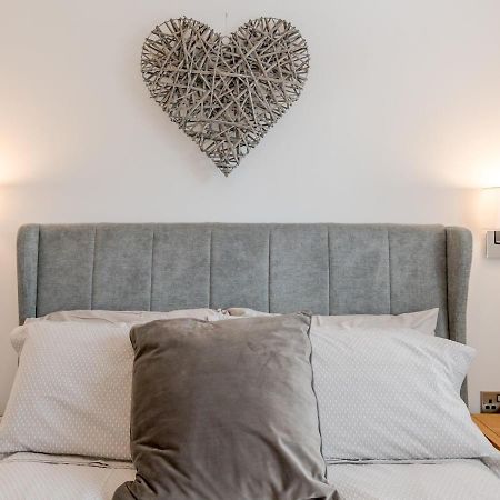 Pass The Keys 1 Bed Albury Contemporary Apartment With Secure Parking Shrewsbury Exteriér fotografie