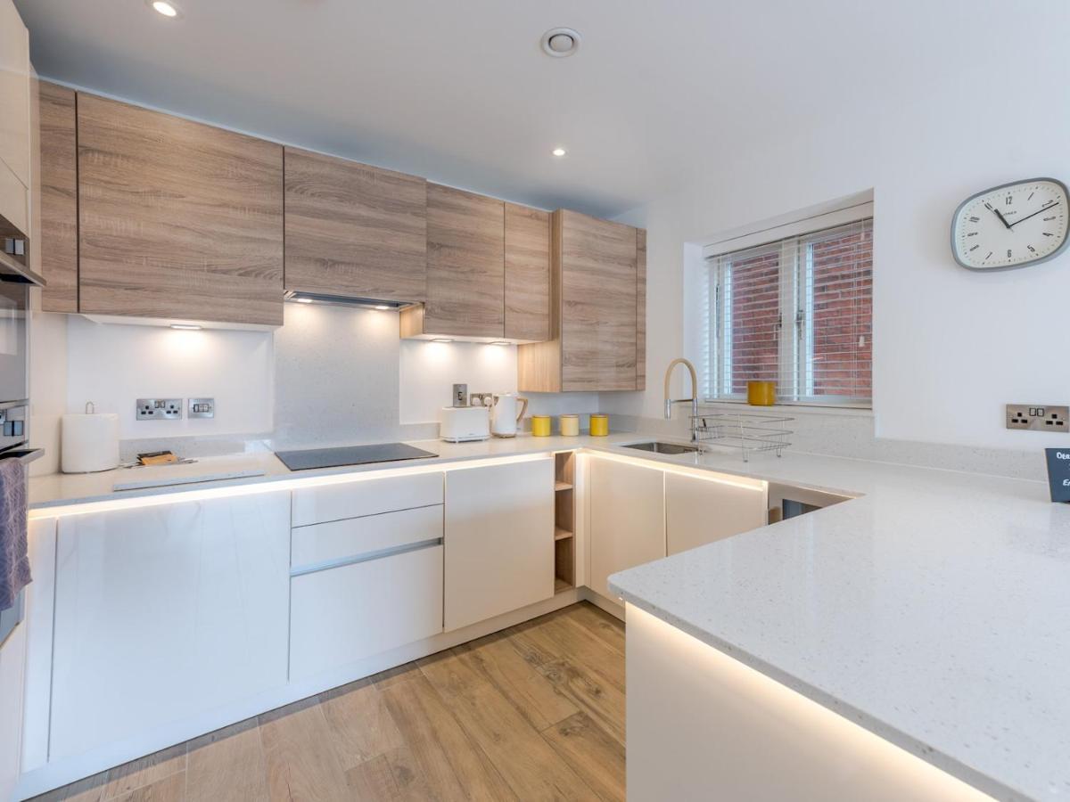 Pass The Keys 1 Bed Albury Contemporary Apartment With Secure Parking Shrewsbury Exteriér fotografie